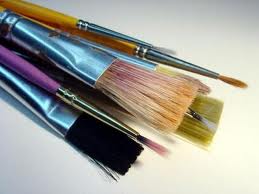 Os pinceis tambem são usados pintura de faixas e alguns cartazes